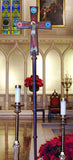 Cruz de Altar Dourada com Base