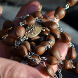 Terço Artesanal de Madeira com Cordão