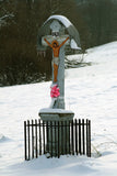 Crucifixo Tradicional em Madeira Escura