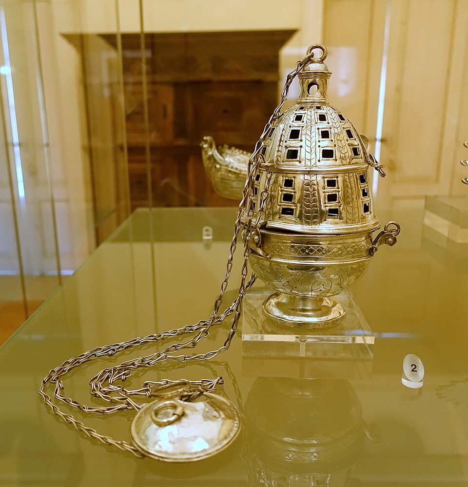 Incensário Prateado Ornamentado