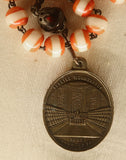 Terço Tradicional com Medalha Central Ornamentada